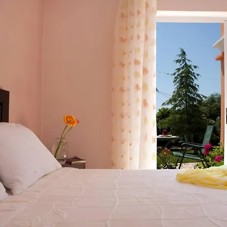 Charming In Lefkada With Private Pool וילה *